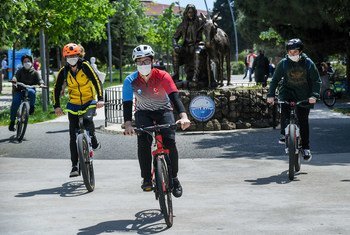Face shield while sale biking